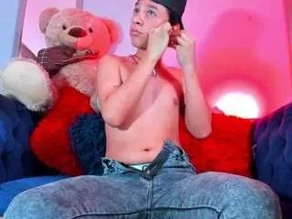 themanofyourdreamsx from CamSoda is Freechat