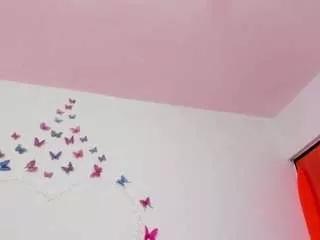 Discover our girls online shows and discover the company of countless livestreamers, with stunning shapes, sex toys and more.