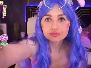 Discover our girls online shows and discover the company of countless livestreamers, with stunning shapes, sex toys and more.