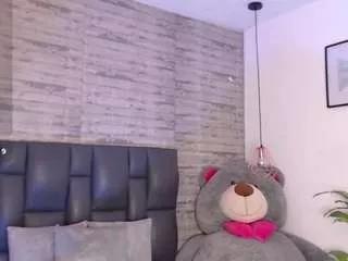 tinnahottie from CamSoda
