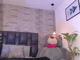 tinnahottie from CamSoda