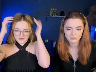 velvet-aura from CamSoda is Freechat