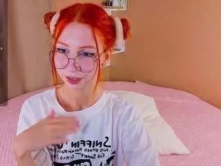 venelopa from CamSoda