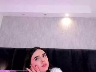 veroniica-lodgee from CamSoda is Freechat