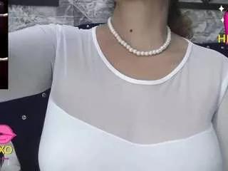 Discover our girls online shows and discover the company of countless livestreamers, with stunning shapes, sex toys and more.