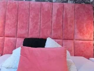 Discover our girls online shows and discover the company of countless livestreamers, with stunning shapes, sex toys and more.