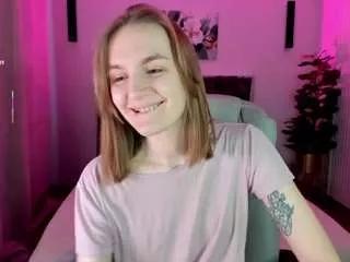Discover our girls online shows and discover the company of countless livestreamers, with stunning shapes, sex toys and more.