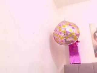 violet-wish from CamSoda is Freechat