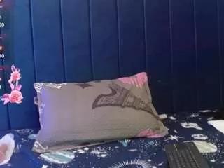 violet-wish from CamSoda is Freechat