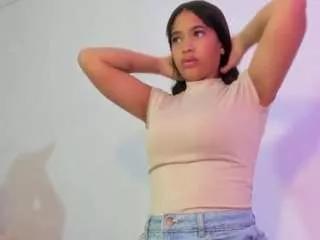 Discover our girls online shows and discover the company of countless livestreamers, with stunning shapes, sex toys and more.