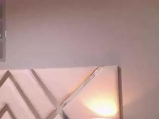 violetlux from CamSoda is Freechat