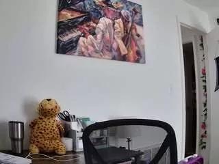 violetrae33 from CamSoda is Freechat