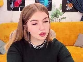 Discover our girls online shows and discover the company of countless livestreamers, with stunning shapes, sex toys and more.