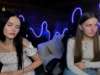 Discover our girls online shows and discover the company of countless livestreamers, with stunning shapes, sex toys and more.