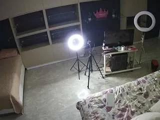 voyeurcam-casa-salsa-versus-room from CamSoda is Freechat