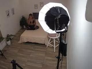 voyeurcam-jb-gloryhole from CamSoda is Freechat
