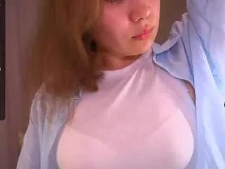 winky-pinky from CamSoda