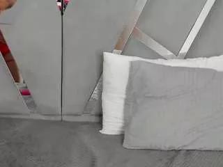 zaraht from CamSoda