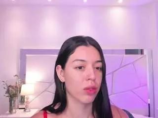 Discover our girls online shows and discover the company of countless livestreamers, with stunning shapes, sex toys and more.