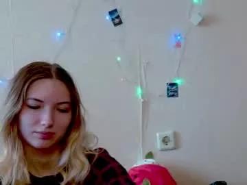 _kikiclark_ from Chaturbate