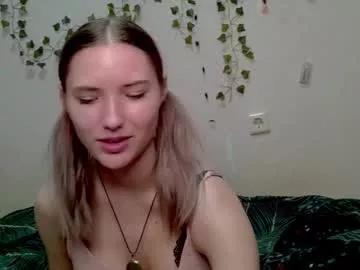 _kikiclark_ from Chaturbate