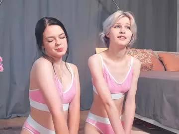 Discover our girls online shows and discover the company of countless livestreamers, with stunning shapes, sex toys and more.