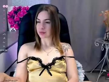 Discover our girls online shows and discover the company of countless livestreamers, with stunning shapes, sex toys and more.