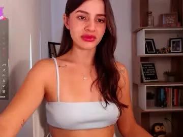 Discover our girls online shows and discover the company of countless livestreamers, with stunning shapes, sex toys and more.