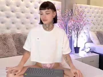 aa_lunit from Chaturbate
