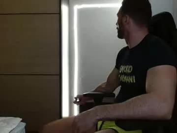 aaront0pmuscles from Chaturbate