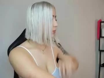 Discover our girls online shows and discover the company of countless livestreamers, with stunning shapes, sex toys and more.