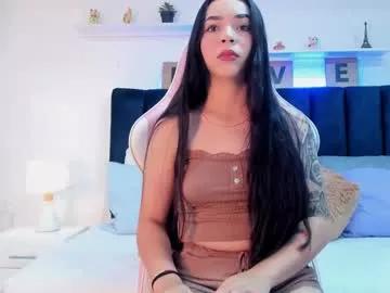 Discover our girls online shows and discover the company of countless livestreamers, with stunning shapes, sex toys and more.