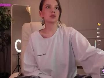 adalyn_glow from Chaturbate