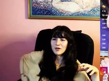 Discover our girls online shows and discover the company of countless livestreamers, with stunning shapes, sex toys and more.