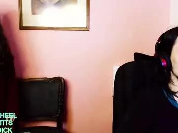 addictcouple2001 from Chaturbate