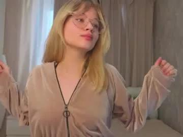 Adeliaacken webcams show profile image 