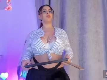 Discover our girls online shows and discover the company of countless livestreamers, with stunning shapes, sex toys and more.