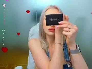 Discover our girls online shows and discover the company of countless livestreamers, with stunning shapes, sex toys and more.