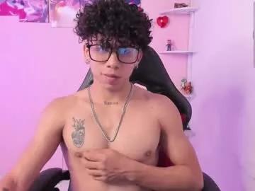 akazaboy from Chaturbate