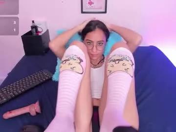 Discover our girls online shows and discover the company of countless livestreamers, with stunning shapes, sex toys and more.