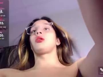 Discover our girls online shows and discover the company of countless livestreamers, with stunning shapes, sex toys and more.