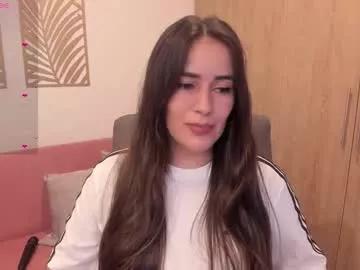 Discover our girls online shows and discover the company of countless livestreamers, with stunning shapes, sex toys and more.
