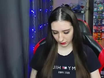 Discover our girls online shows and discover the company of countless livestreamers, with stunning shapes, sex toys and more.