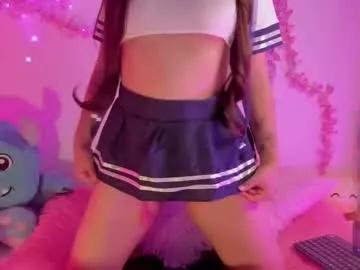 Discover our girls online shows and discover the company of countless livestreamers, with stunning shapes, sex toys and more.