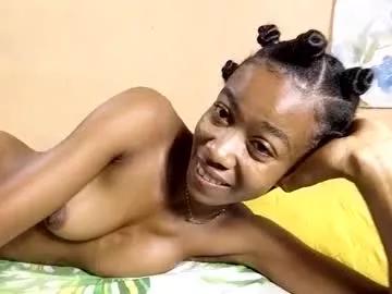 Amah17 webcams show profile image 