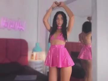 Discover our girls online shows and discover the company of countless livestreamers, with stunning shapes, sex toys and more.
