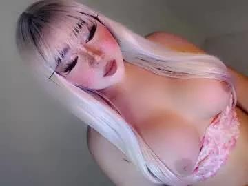 Discover our girls online shows and discover the company of countless livestreamers, with stunning shapes, sex toys and more.