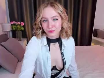 annie_leone from Chaturbate