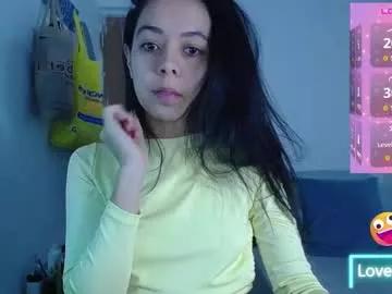 Discover our girls online shows and discover the company of countless livestreamers, with stunning shapes, sex toys and more.