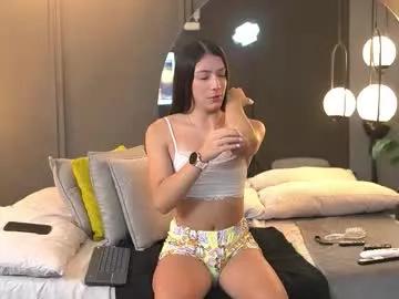 Discover our girls online shows and discover the company of countless livestreamers, with stunning shapes, sex toys and more.